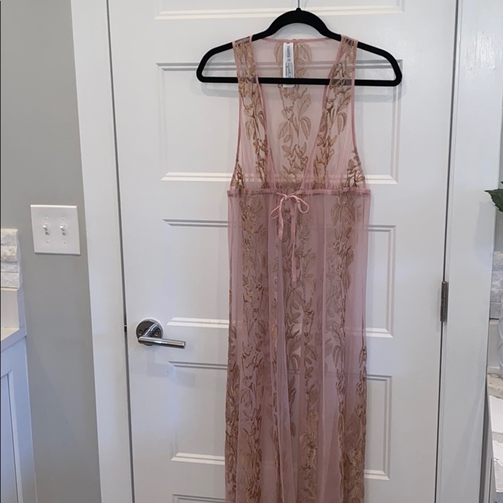 NWOT women’s Beach or swim coverup size M